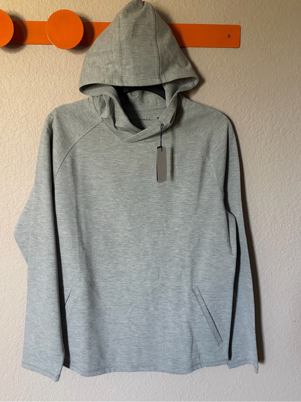 MIZZEN+MAIN Mens Medium ProFlex LS Hoodie Pullover Sweatshirt Gray Pockets $128